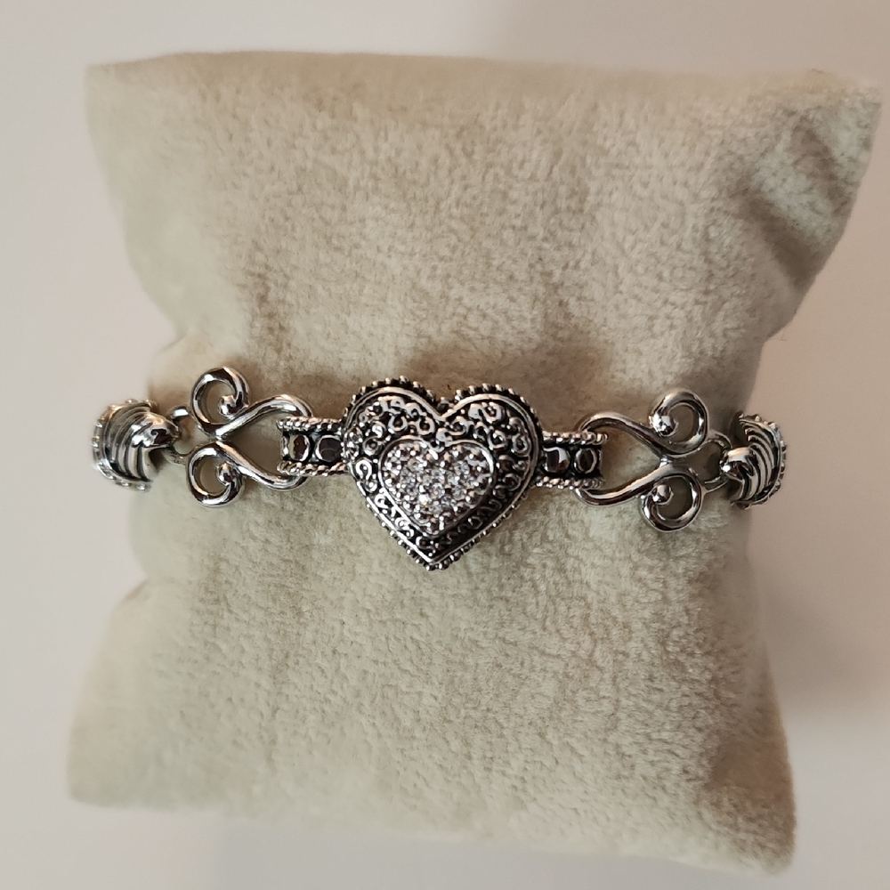 Love Dust Elegant Silver Heart Bracelet adjusts Up To 8-1/2"